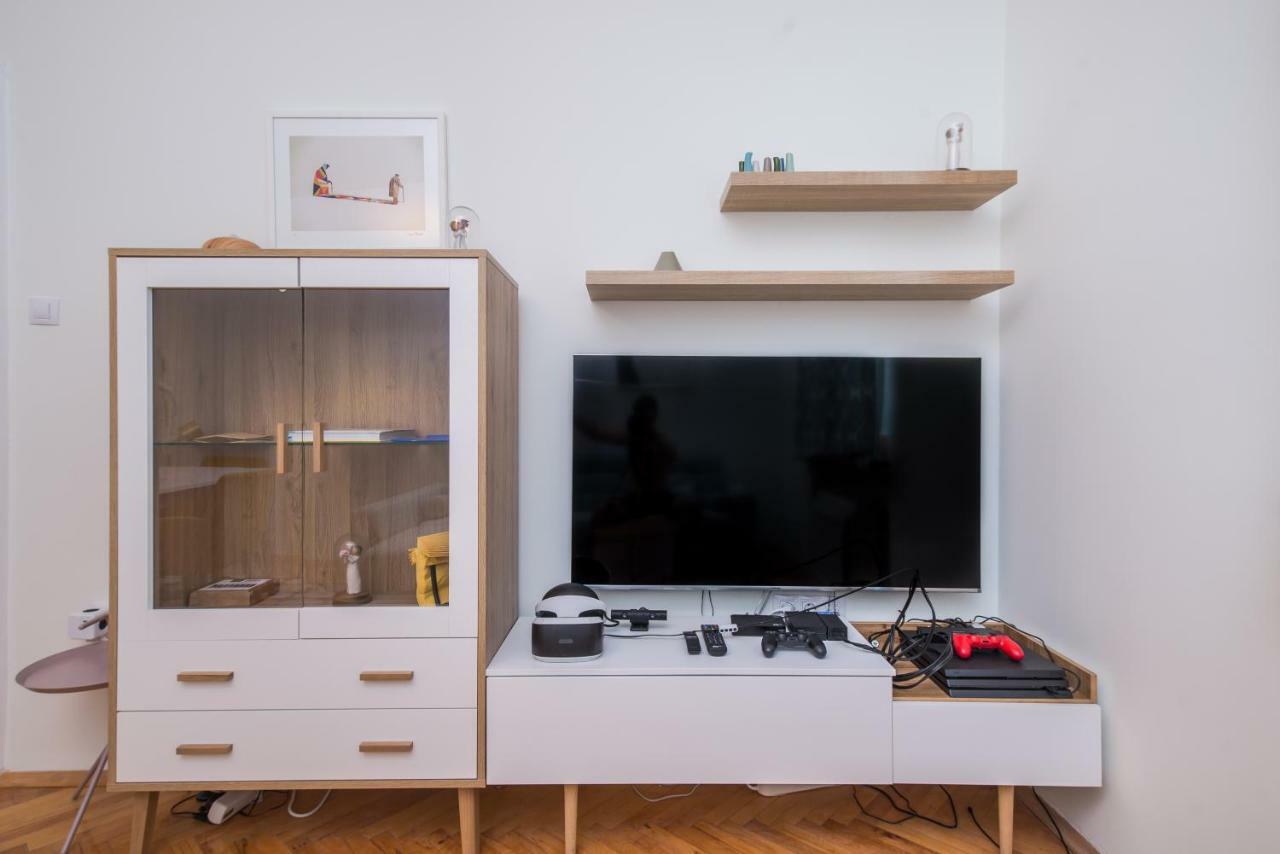 Apartment Designer & Luxurious, Business, One Bedroom In By Flat Mаnager *