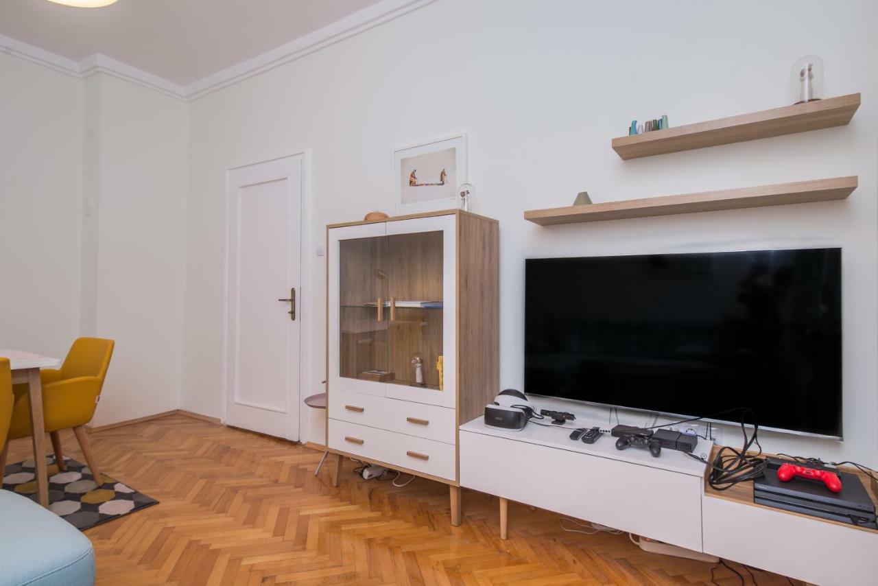 Designer & Luxurious, Business, One Bedroom In By Flat Mаnager *